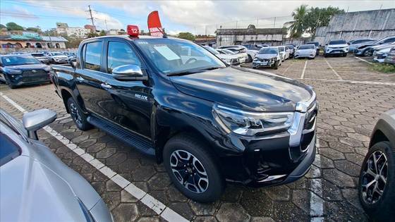 TOYOTA HILUX 2.8 D-4D TURBO DIESEL CD SRX 4X4 AUTOMÁTICO